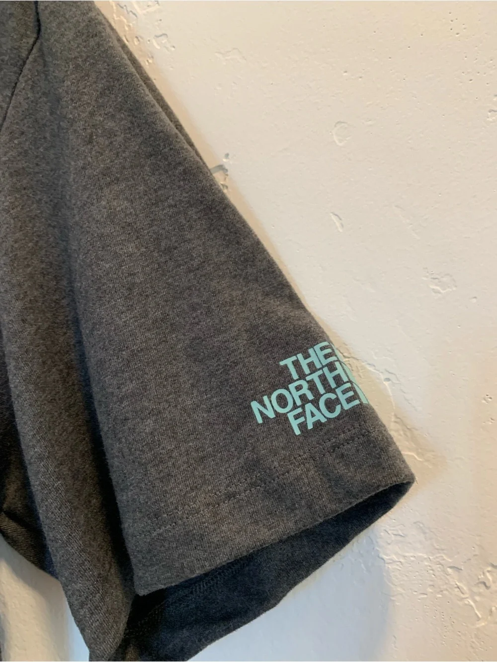 The North Face Men’s Never Stop Exploring Gray T-Shirt Size Small